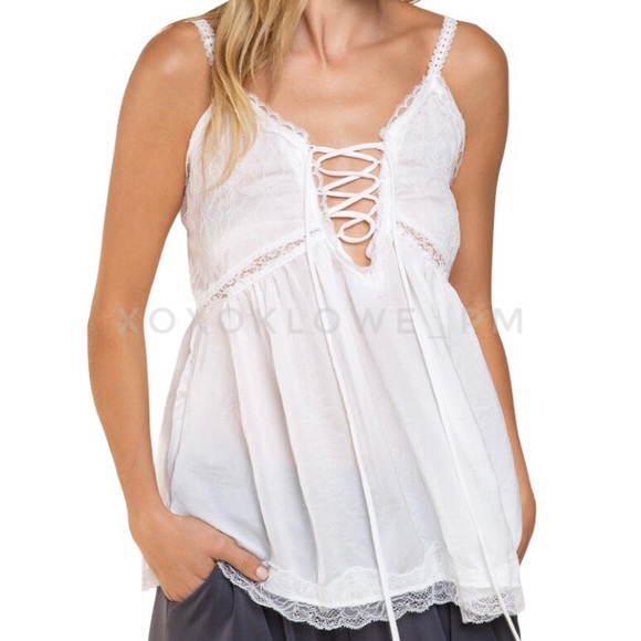 POL Off White Crinkle Satin Baby Doll Lace Up Top - Picture 3 of 12